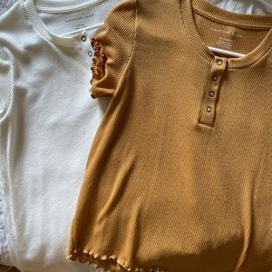 Like new. American eagle tee shirts.